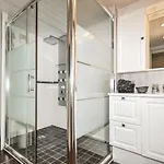 1 Bedroom Amazing In *