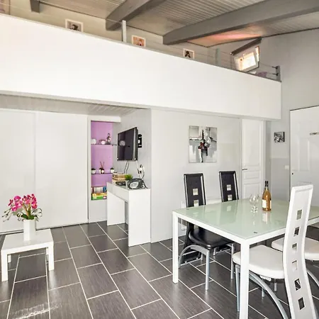 Feriehus 1 Bedroom Amazing In Rodes