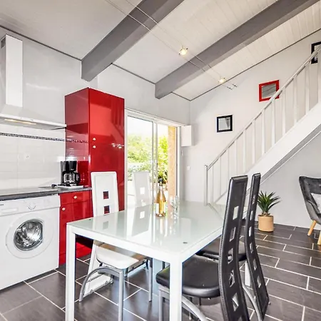 1 Bedroom Amazing In Prázdninový dům