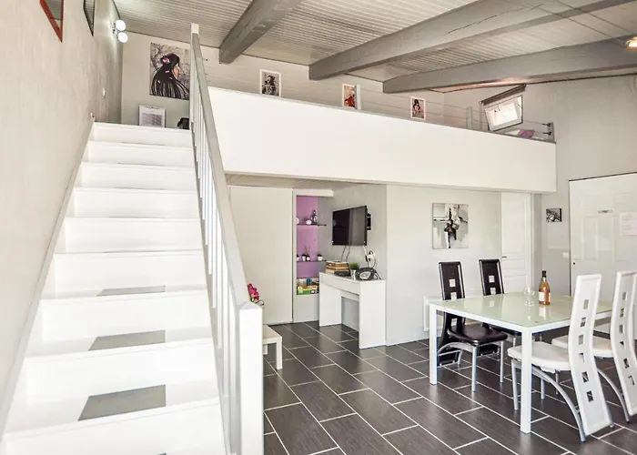 Feriehus 1 Bedroom Gorgeous In